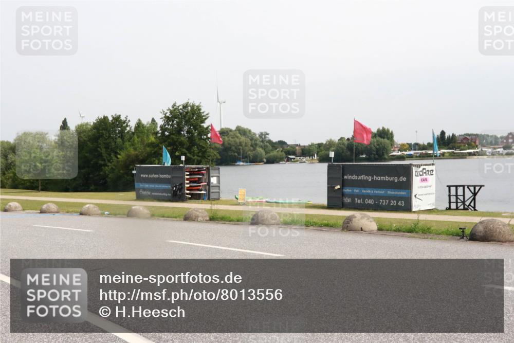 15.06.2025 - 27. Vierlanden-Triathlon H.Heesch http://msf.ph/oto/8013556 15.06.2025 11:09:06 Radfahren 208, 217, 641, 869 meine-sportfotos.de
