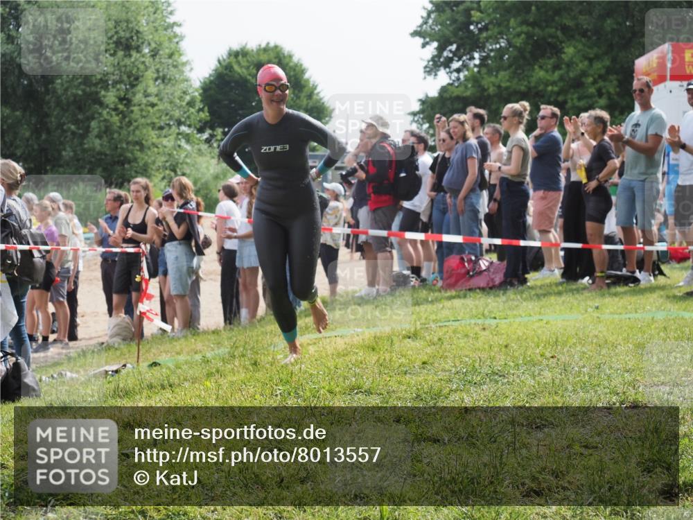15.06.2025 - 27. Vierlanden-Triathlon KatJ http://msf.ph/oto/8013557 15.06.2025 10:14:53 Schwimmen 476, 521, 525, 546, 559, 593, 608, 1397 meine-sportfotos.de