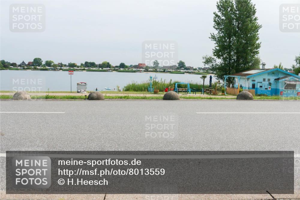 15.06.2025 - 27. Vierlanden-Triathlon H.Heesch http://msf.ph/oto/8013559 15.06.2025 11:08:43 Radfahren 163, 495, 581, 619 meine-sportfotos.de