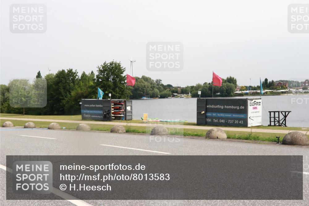 15.06.2025 - 27. Vierlanden-Triathlon H.Heesch http://msf.ph/oto/8013583 15.06.2025 11:09:07 Radfahren 208, 217, 505, 641, 869 meine-sportfotos.de