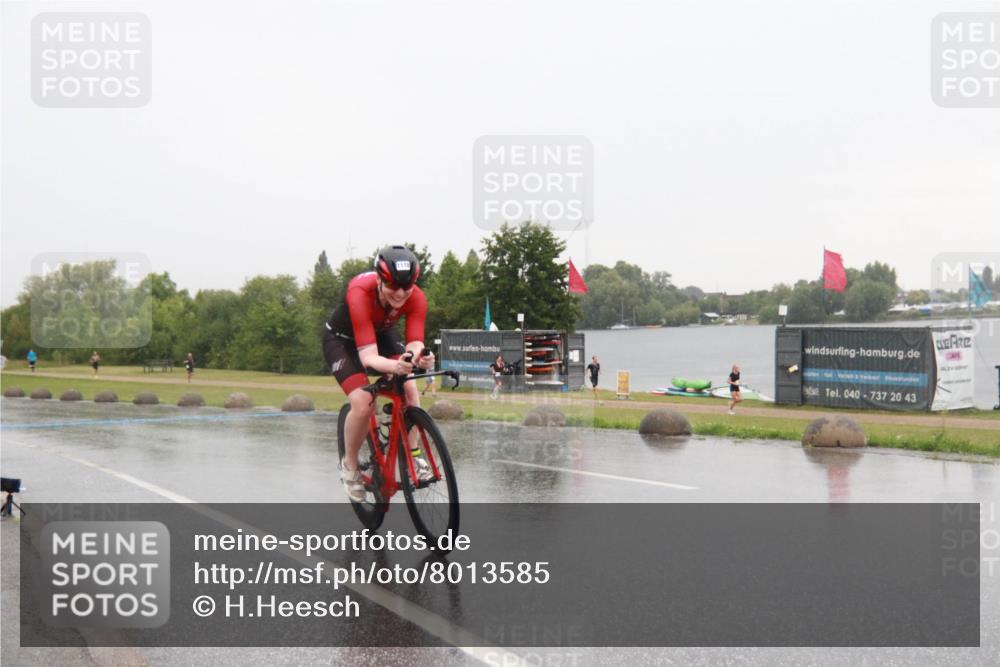21.06.2025 - 27. Vierlanden-Triathlon H.Heesch http://msf.ph/oto/8013585 15.06.2025 13:43:18 Radfahren 1166, 1178 meine-sportfotos.de