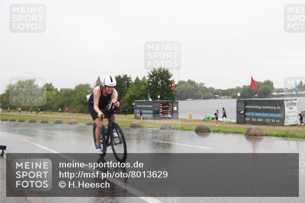 21.06.2025 - 27. Vierlanden-Triathlon H.Heesch http://msf.ph/oto/8013629 15.06.2025 13:44:00 Radfahren 1167, 1185, 1195 meine-sportfotos.de