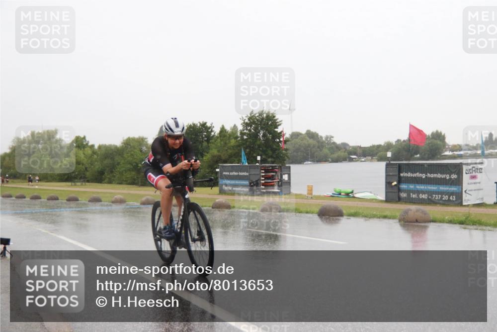 21.06.2025 - 27. Vierlanden-Triathlon H.Heesch http://msf.ph/oto/8013653 15.06.2025 13:46:05 Radfahren 1198, 1218 meine-sportfotos.de