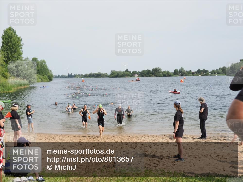 21.06.2025 - 27. Vierlanden-Triathlon MichiJ http://msf.ph/oto/8013657 15.06.2026 10:15:39 Schwimmen 483, 508, 509, 511, 564, 590, 620 meine-sportfotos.de