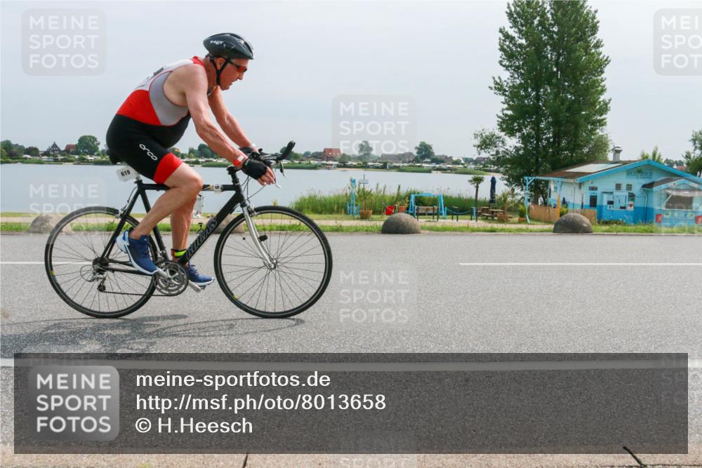 15.06.2025 - 27. Vierlanden-Triathlon H.Heesch http://msf.ph/oto/8013658 15.06.2025 11:08:44 Radfahren 495, 619 meine-sportfotos.de