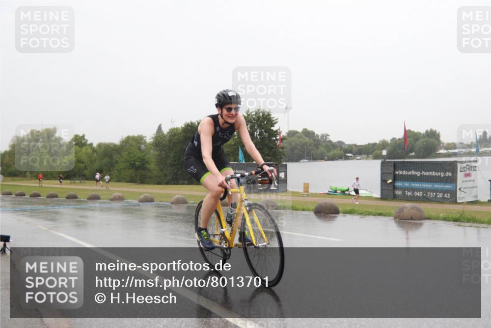 21.06.2025 - 27. Vierlanden-Triathlon H.Heesch http://msf.ph/oto/8013701 15.06.2025 13:47:43 Radfahren 1216 meine-sportfotos.de