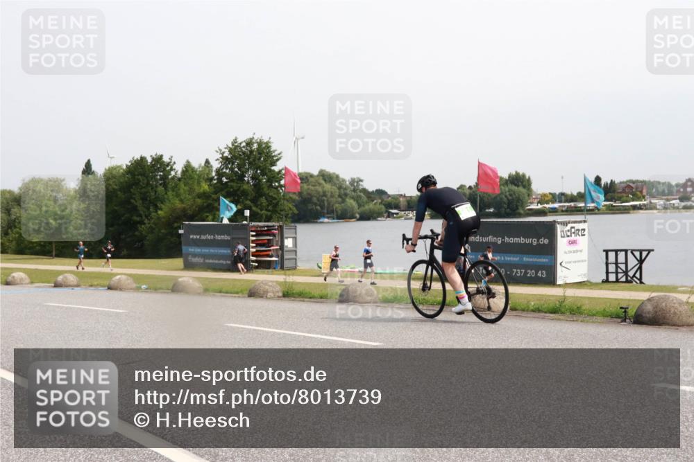 15.06.2025 - 27. Vierlanden-Triathlon H.Heesch http://msf.ph/oto/8013739 15.06.2025 11:10:38 Radfahren 746 meine-sportfotos.de