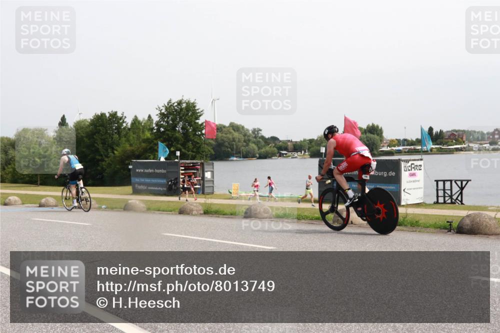 15.06.2025 - 27. Vierlanden-Triathlon H.Heesch http://msf.ph/oto/8013749 15.06.2025 11:11:02 Radfahren 731 meine-sportfotos.de