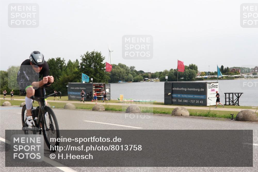 15.06.2025 - 27. Vierlanden-Triathlon H.Heesch http://msf.ph/oto/8013758 15.06.2025 11:11:21 Radfahren 77, 714 meine-sportfotos.de