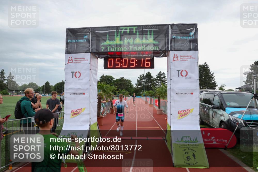 15.06.2025 - 7 Türme Triathlon Michael Strokosch http://msf.ph/oto/8013772 15.06.2025 15:09:15 Ziel 210 meine-sportfotos.de