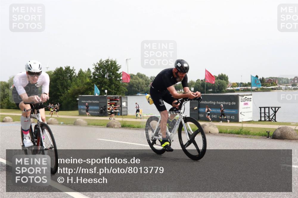15.06.2025 - 27. Vierlanden-Triathlon H.Heesch http://msf.ph/oto/8013779 15.06.2025 11:11:28 Radfahren 59, 88, 116, 127, 646 meine-sportfotos.de