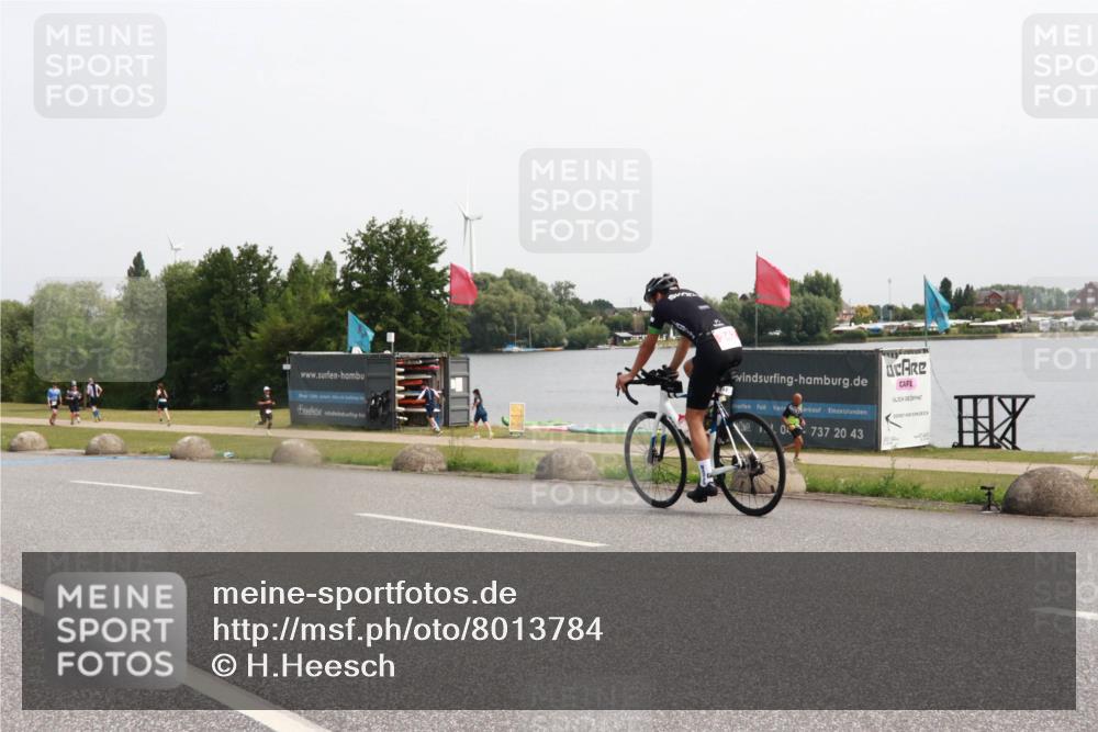 15.06.2025 - 27. Vierlanden-Triathlon H.Heesch http://msf.ph/oto/8013784 15.06.2025 11:11:38 Radfahren 67 meine-sportfotos.de