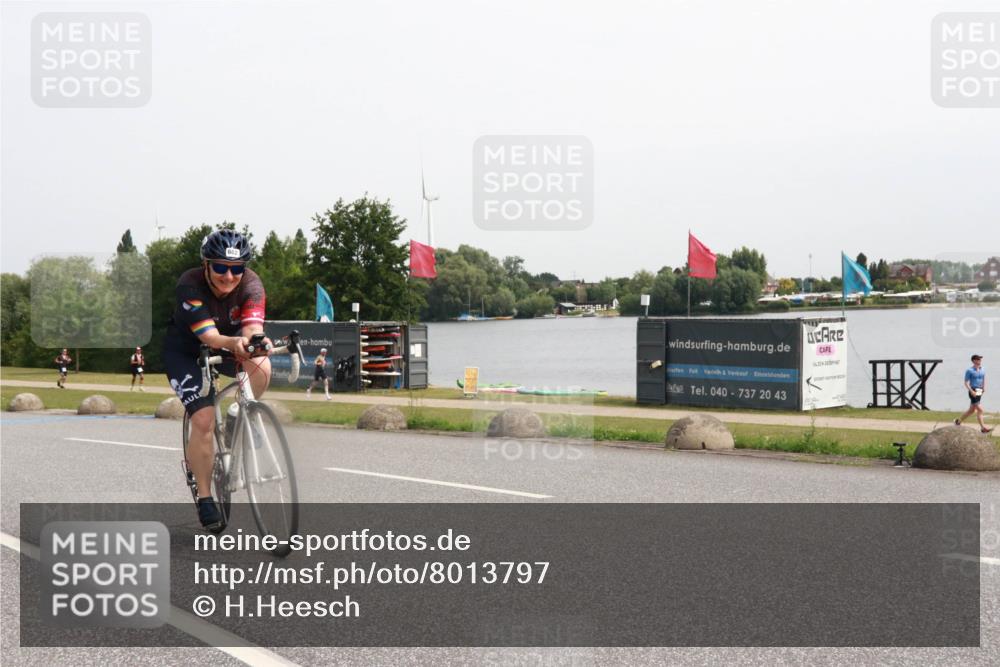 15.06.2025 - 27. Vierlanden-Triathlon H.Heesch http://msf.ph/oto/8013797 15.06.2025 11:11:52 Radfahren 212, 602 meine-sportfotos.de