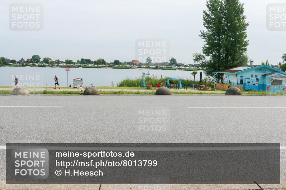 15.06.2025 - 27. Vierlanden-Triathlon H.Heesch http://msf.ph/oto/8013799 15.06.2025 11:09:12 Radfahren 32, 208, 505, 708 meine-sportfotos.de