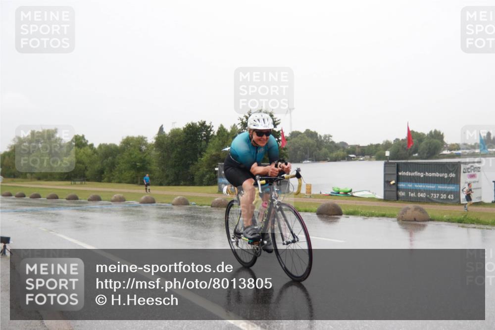 21.06.2025 - 27. Vierlanden-Triathlon H.Heesch http://msf.ph/oto/8013805 15.06.2025 13:52:24 Radfahren 1223 meine-sportfotos.de