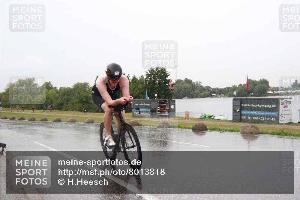 21.06.2025 - 27. Vierlanden-Triathlon H.Heesch http://msf.ph/oto/8013818 15.06.2025 13:52:47 Radfahren 1272 meine-sportfotos.de