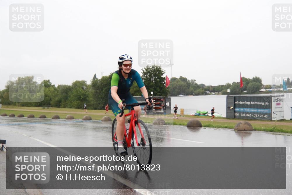 21.06.2025 - 27. Vierlanden-Triathlon H.Heesch http://msf.ph/oto/8013823 15.06.2025 13:53:09 Radfahren 1199 meine-sportfotos.de