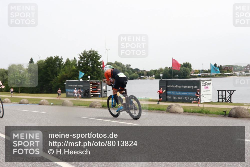 15.06.2025 - 27. Vierlanden-Triathlon H.Heesch http://msf.ph/oto/8013824 15.06.2025 11:12:18 Radfahren 231, 474, 574, 854 meine-sportfotos.de