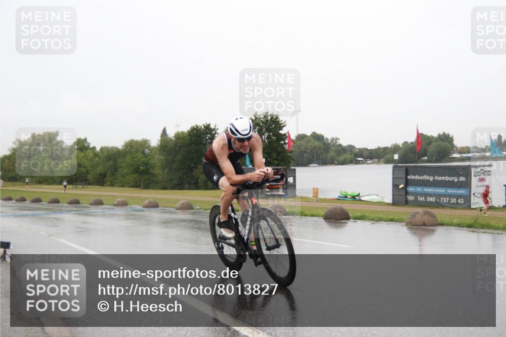 21.06.2025 - 27. Vierlanden-Triathlon H.Heesch http://msf.ph/oto/8013827 15.06.2025 13:53:22 Radfahren 1242 meine-sportfotos.de