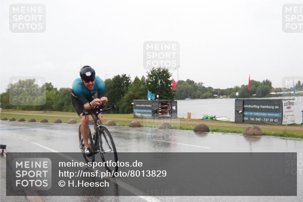 21.06.2025 - 27. Vierlanden-Triathlon H.Heesch http://msf.ph/oto/8013829 15.06.2025 13:54:06 Radfahren 1310 meine-sportfotos.de