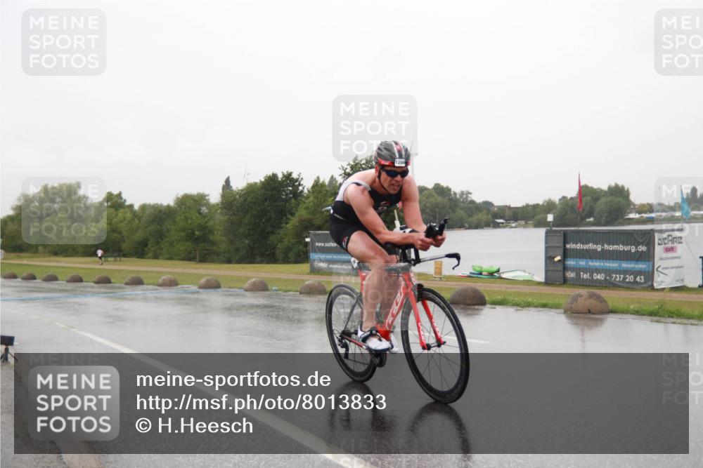 21.06.2025 - 27. Vierlanden-Triathlon H.Heesch http://msf.ph/oto/8013833 15.06.2025 13:54:16 Radfahren 1266 meine-sportfotos.de