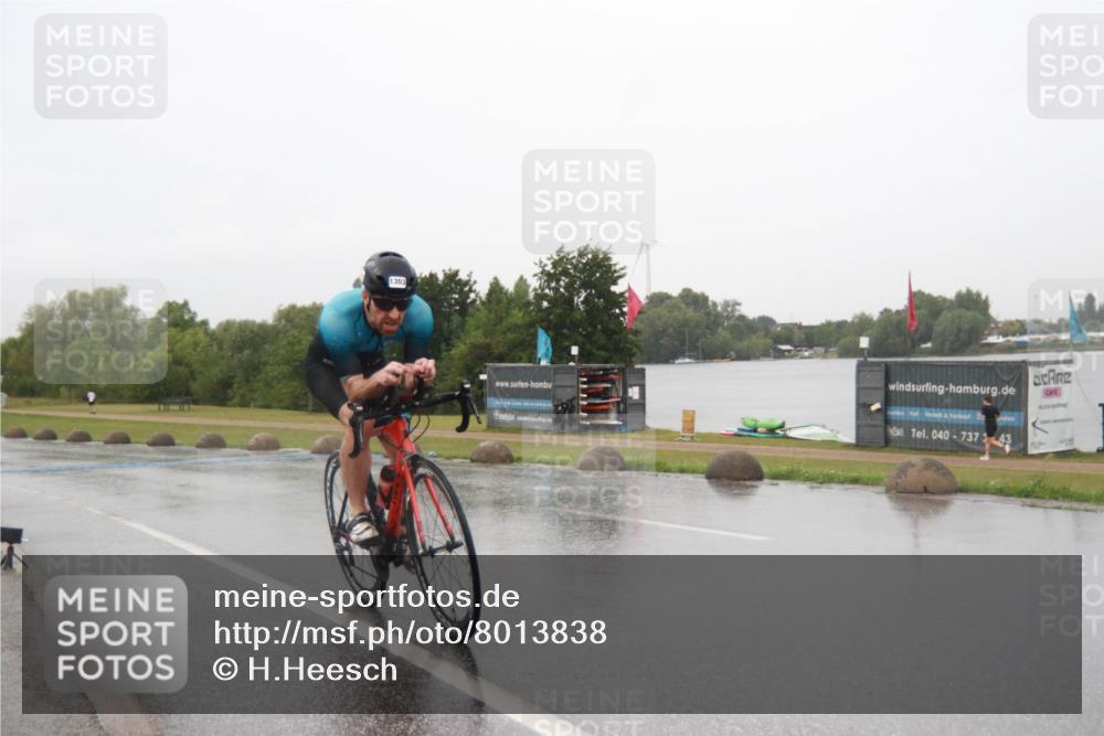 21.06.2025 - 27. Vierlanden-Triathlon H.Heesch http://msf.ph/oto/8013838 15.06.2025 13:54:20 Radfahren 1266, 1303 meine-sportfotos.de