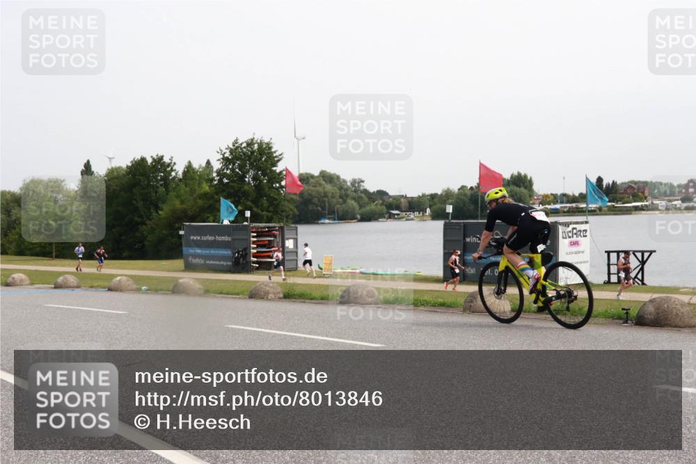 15.06.2025 - 27. Vierlanden-Triathlon H.Heesch http://msf.ph/oto/8013846 15.06.2025 11:12:25 Radfahren 235, 637, 699, 854 meine-sportfotos.de