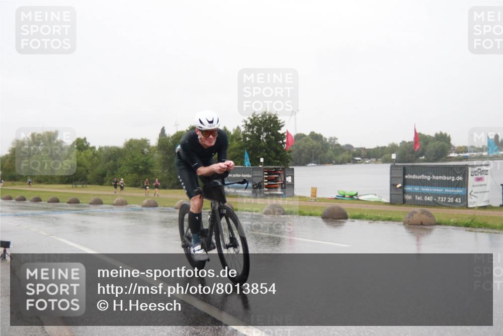 21.06.2025 - 27. Vierlanden-Triathlon H.Heesch http://msf.ph/oto/8013854 15.06.2025 13:55:42 Radfahren 1231 meine-sportfotos.de