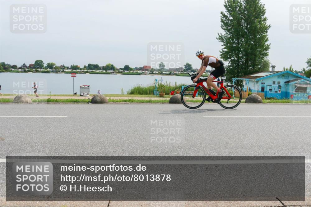 15.06.2025 - 27. Vierlanden-Triathlon H.Heesch http://msf.ph/oto/8013878 15.06.2025 11:09:13 Radfahren 32, 505, 708 meine-sportfotos.de