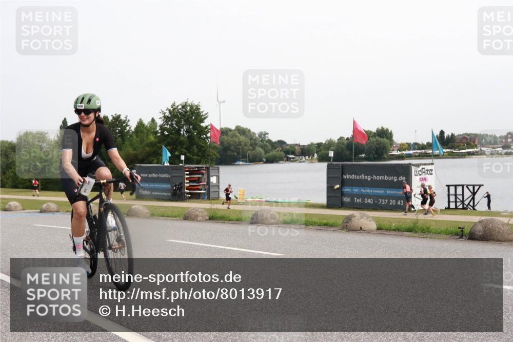 15.06.2025 - 27. Vierlanden-Triathlon H.Heesch http://msf.ph/oto/8013917 15.06.2025 11:12:47 Radfahren 500, 572, 578 meine-sportfotos.de