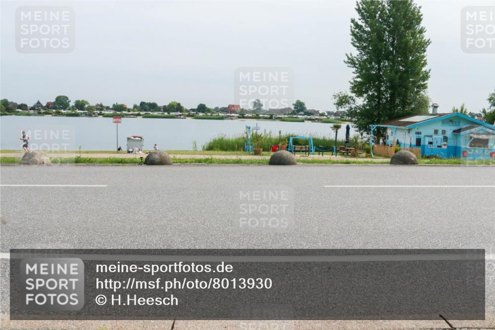 15.06.2025 - 27. Vierlanden-Triathlon H.Heesch http://msf.ph/oto/8013930 15.06.2025 11:09:13 Radfahren 32, 505, 708 meine-sportfotos.de