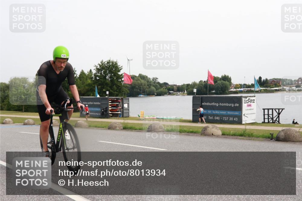 15.06.2025 - 27. Vierlanden-Triathlon H.Heesch http://msf.ph/oto/8013934 15.06.2025 11:13:21 Radfahren 9, 134, 223 meine-sportfotos.de