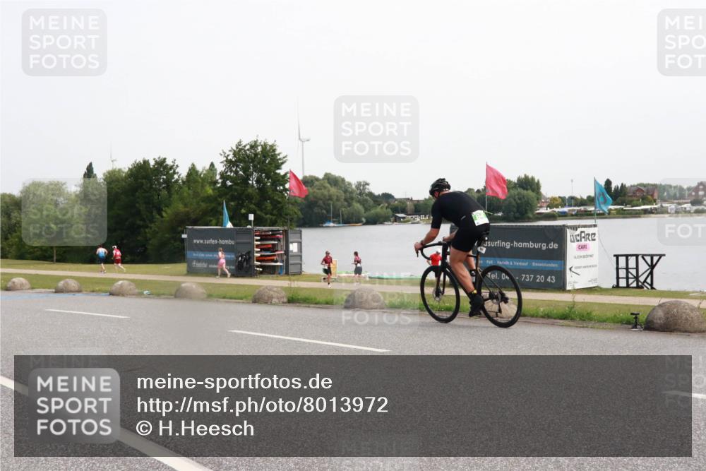 15.06.2025 - 27. Vierlanden-Triathlon H.Heesch http://msf.ph/oto/8013972 15.06.2025 11:13:35 Radfahren 132, 202, 841 meine-sportfotos.de