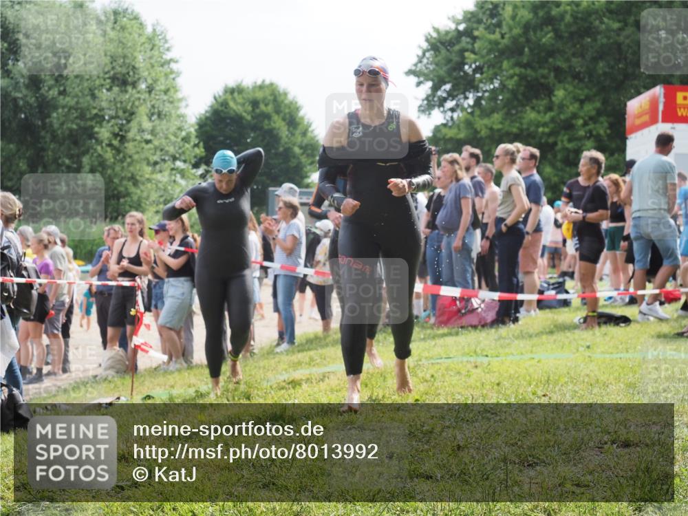 15.06.2025 - 27. Vierlanden-Triathlon KatJ http://msf.ph/oto/8013992 15.06.2025 10:15:01 Schwimmen 476, 521, 525, 528, 570, 592, 593, 605, 608, 1397 meine-sportfotos.de