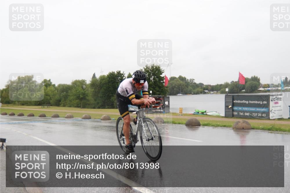 21.06.2025 - 27. Vierlanden-Triathlon H.Heesch http://msf.ph/oto/8013998 15.06.2025 13:57:26 Radfahren 1233, 1251, 1271 meine-sportfotos.de
