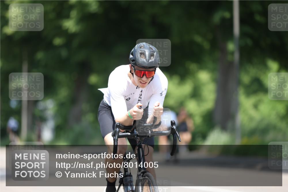 15.06.2025 - 7 Türme Triathlon Yannick Fuchs http://msf.ph/oto/8014005 15.06.2025 12:48:02 Radfahren 260, 317, 366, 374, 397, 504, 523, 566, 605 meine-sportfotos.de