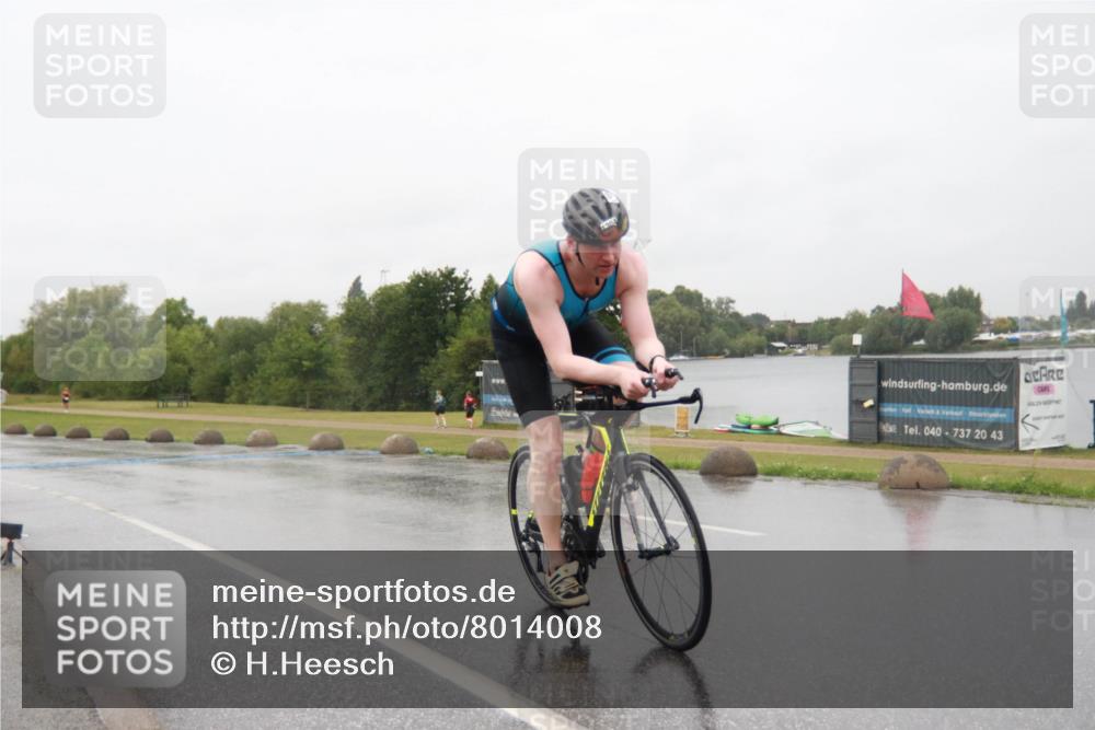 21.06.2025 - 27. Vierlanden-Triathlon H.Heesch http://msf.ph/oto/8014008 15.06.2025 13:57:44 Radfahren 1298, 1304, 1308 meine-sportfotos.de