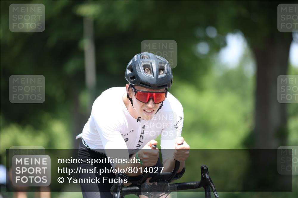 15.06.2025 - 7 Türme Triathlon Yannick Fuchs http://msf.ph/oto/8014027 15.06.2025 12:48:02 Radfahren 260, 317, 366, 374, 397, 504, 523, 566, 605 meine-sportfotos.de