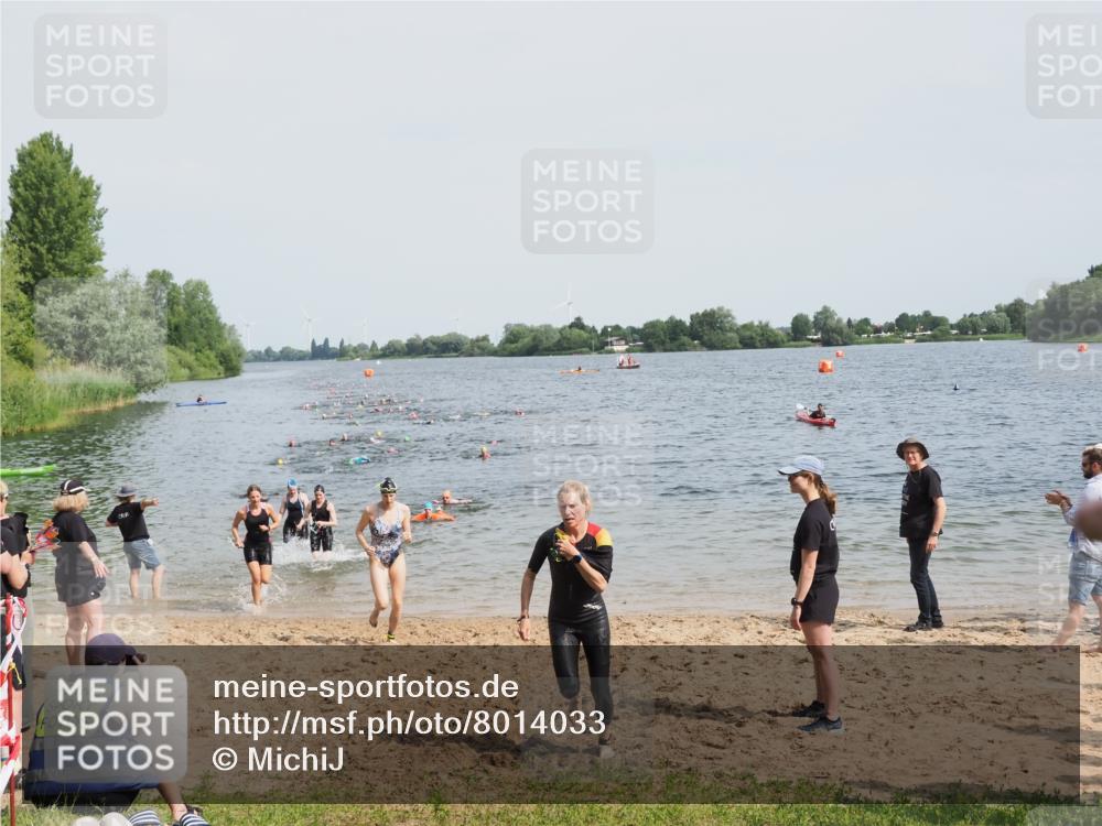 21.06.2025 - 27. Vierlanden-Triathlon MichiJ http://msf.ph/oto/8014033 15.06.2026 10:15:47 Schwimmen 483, 505, 509, 564, 577, 590, 630 meine-sportfotos.de