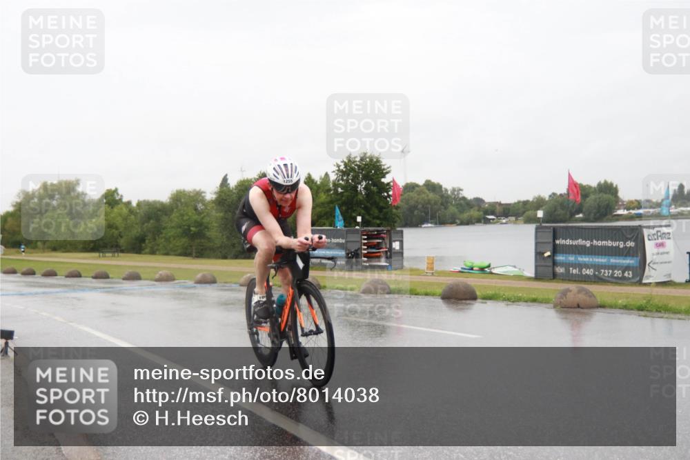21.06.2025 - 27. Vierlanden-Triathlon H.Heesch http://msf.ph/oto/8014038 15.06.2025 13:58:32 Radfahren 1255 meine-sportfotos.de