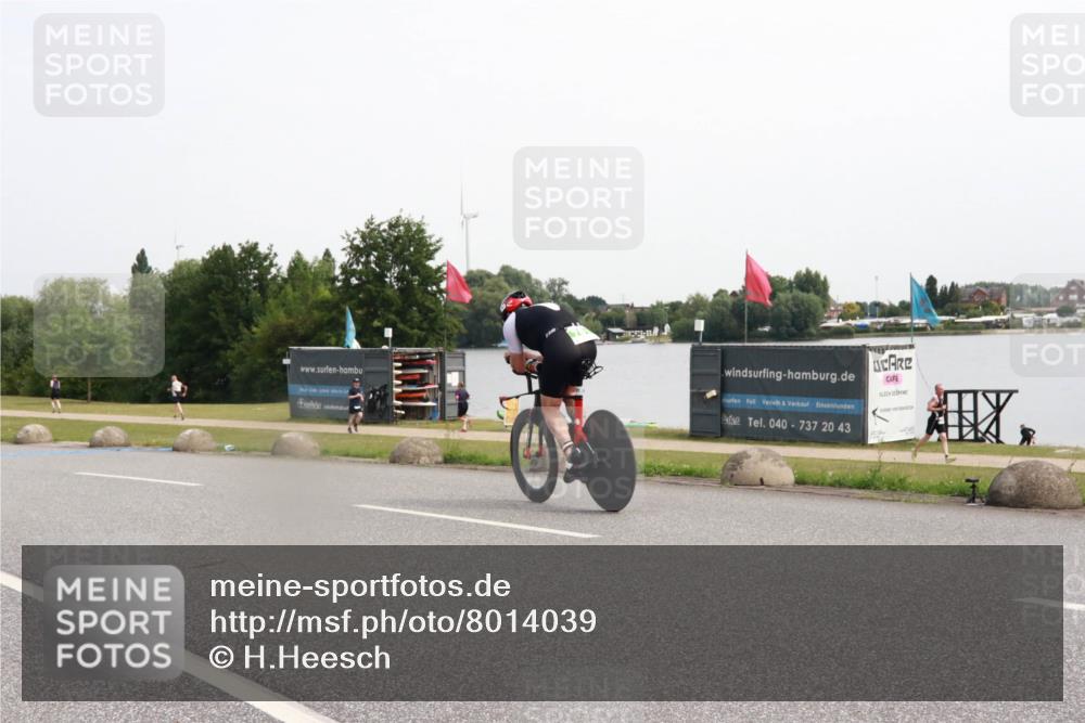 15.06.2025 - 27. Vierlanden-Triathlon H.Heesch http://msf.ph/oto/8014039 15.06.2025 11:14:14 Radfahren 248, 763, 781 meine-sportfotos.de