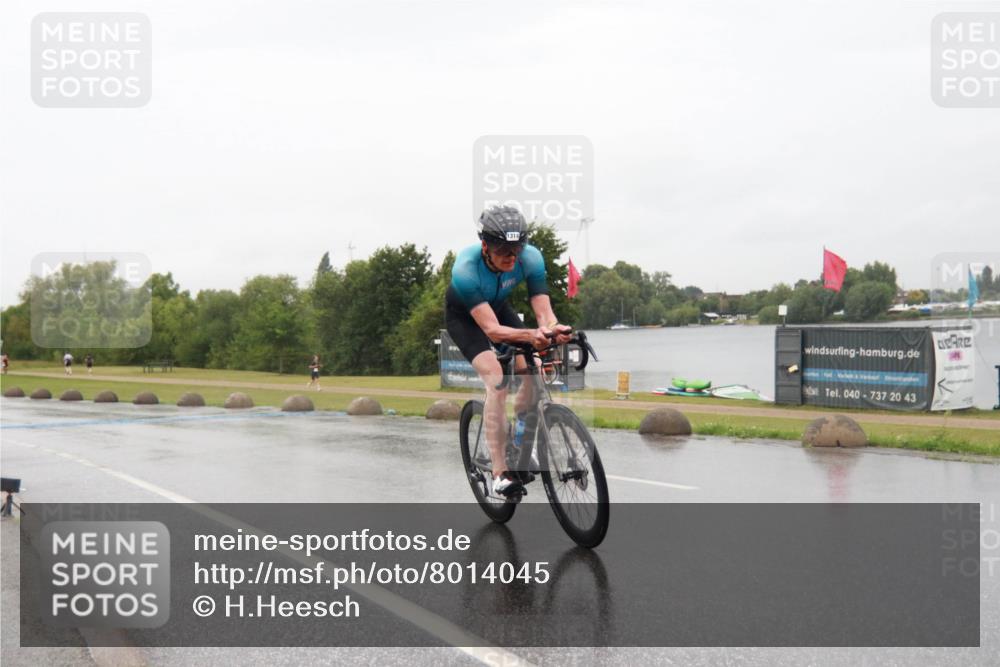 21.06.2025 - 27. Vierlanden-Triathlon H.Heesch http://msf.ph/oto/8014045 15.06.2025 13:58:57 Radfahren 1247, 1314 meine-sportfotos.de