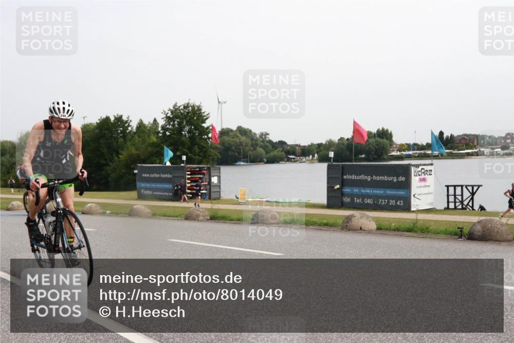 15.06.2025 - 27. Vierlanden-Triathlon H.Heesch http://msf.ph/oto/8014049 15.06.2025 11:14:15 Radfahren 248, 503, 763, 781 meine-sportfotos.de