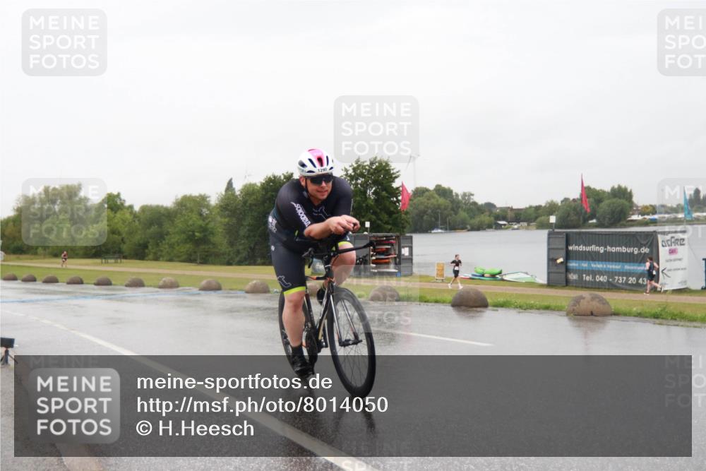 21.06.2025 - 27. Vierlanden-Triathlon H.Heesch http://msf.ph/oto/8014050 15.06.2025 13:59:05 Radfahren 1290 meine-sportfotos.de