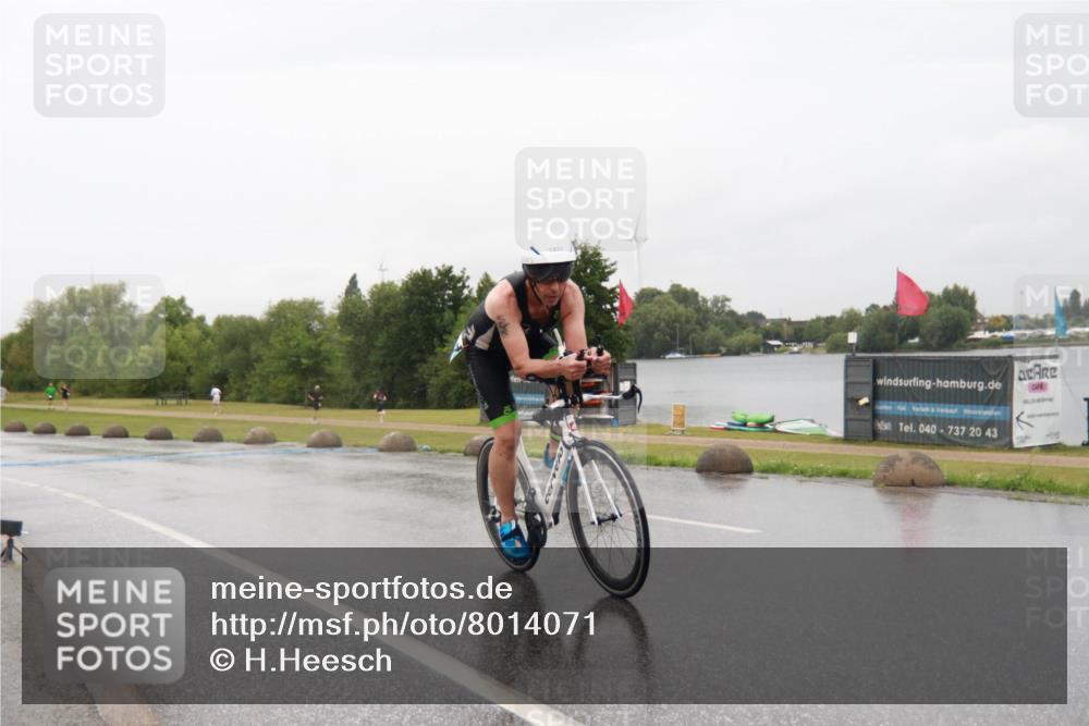 21.06.2025 - 27. Vierlanden-Triathlon H.Heesch http://msf.ph/oto/8014071 15.06.2025 13:59:59 Radfahren 1237 meine-sportfotos.de