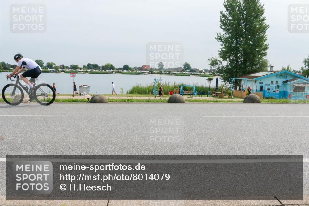 15.06.2025 - 27. Vierlanden-Triathlon H.Heesch http://msf.ph/oto/8014079 15.06.2025 11:09:51 Radfahren 709 meine-sportfotos.de
