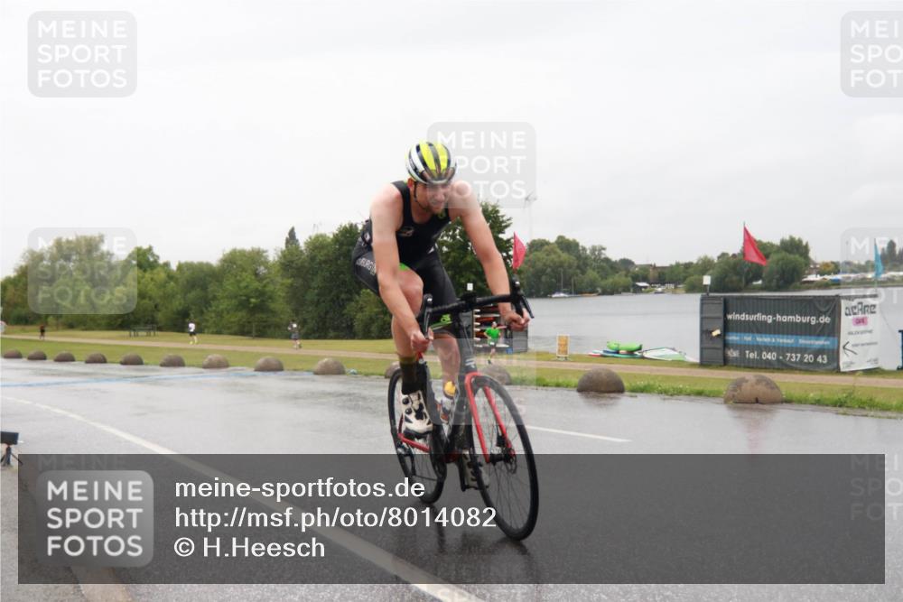 21.06.2025 - 27. Vierlanden-Triathlon H.Heesch http://msf.ph/oto/8014082 15.06.2025 14:00:24 Radfahren 1236 meine-sportfotos.de