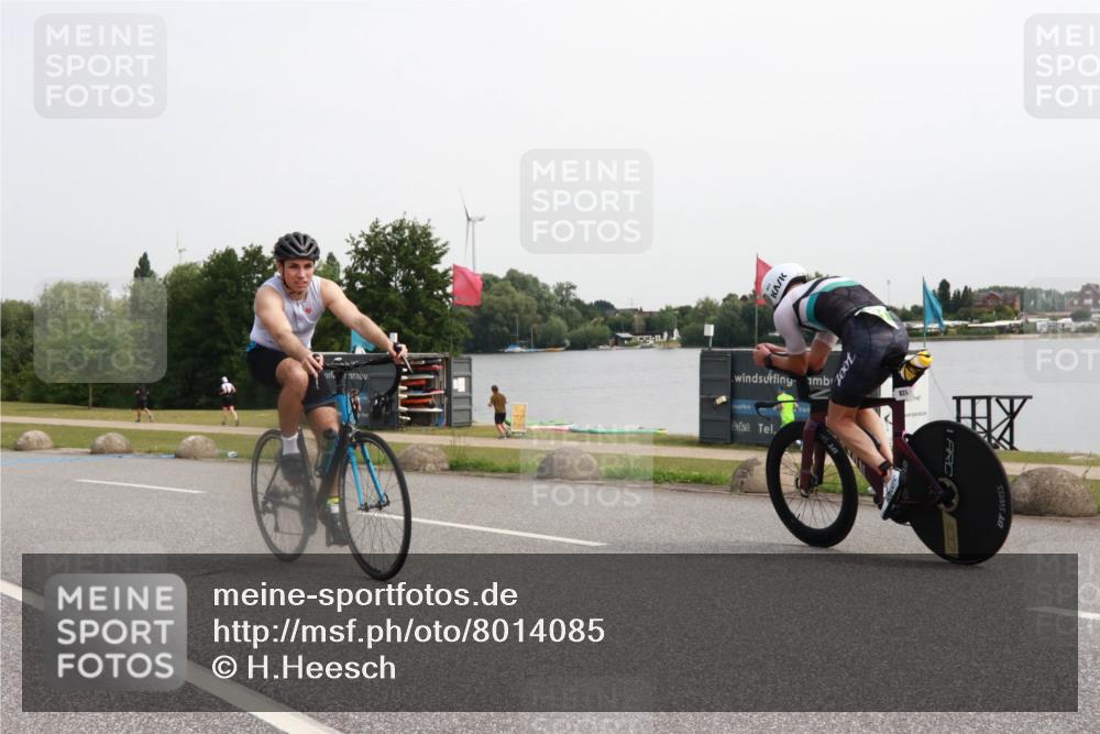15.06.2025 - 27. Vierlanden-Triathlon H.Heesch http://msf.ph/oto/8014085 15.06.2025 11:14:32 Radfahren 19, 380, 663, 855 meine-sportfotos.de