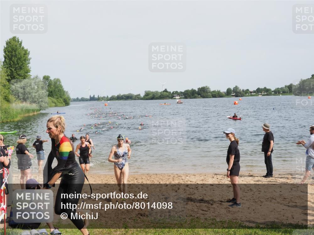 21.06.2025 - 27. Vierlanden-Triathlon MichiJ http://msf.ph/oto/8014098 15.06.2026 10:15:49 Schwimmen 483, 505, 509, 564, 577, 590, 630 meine-sportfotos.de