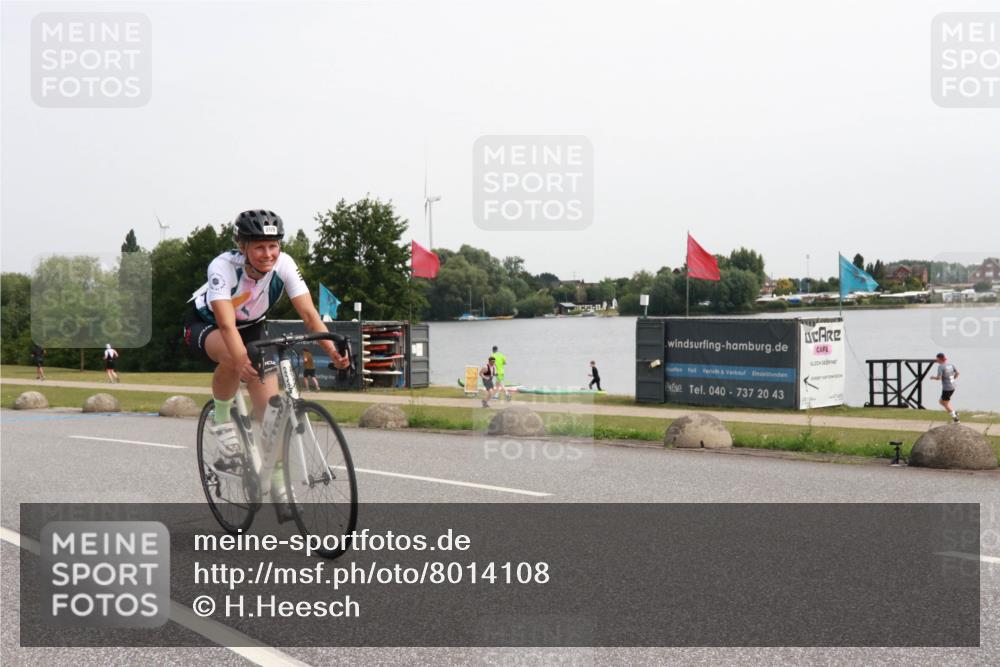 15.06.2025 - 27. Vierlanden-Triathlon H.Heesch http://msf.ph/oto/8014108 15.06.2025 11:14:36 Radfahren 19, 209, 663, 831, 855 meine-sportfotos.de